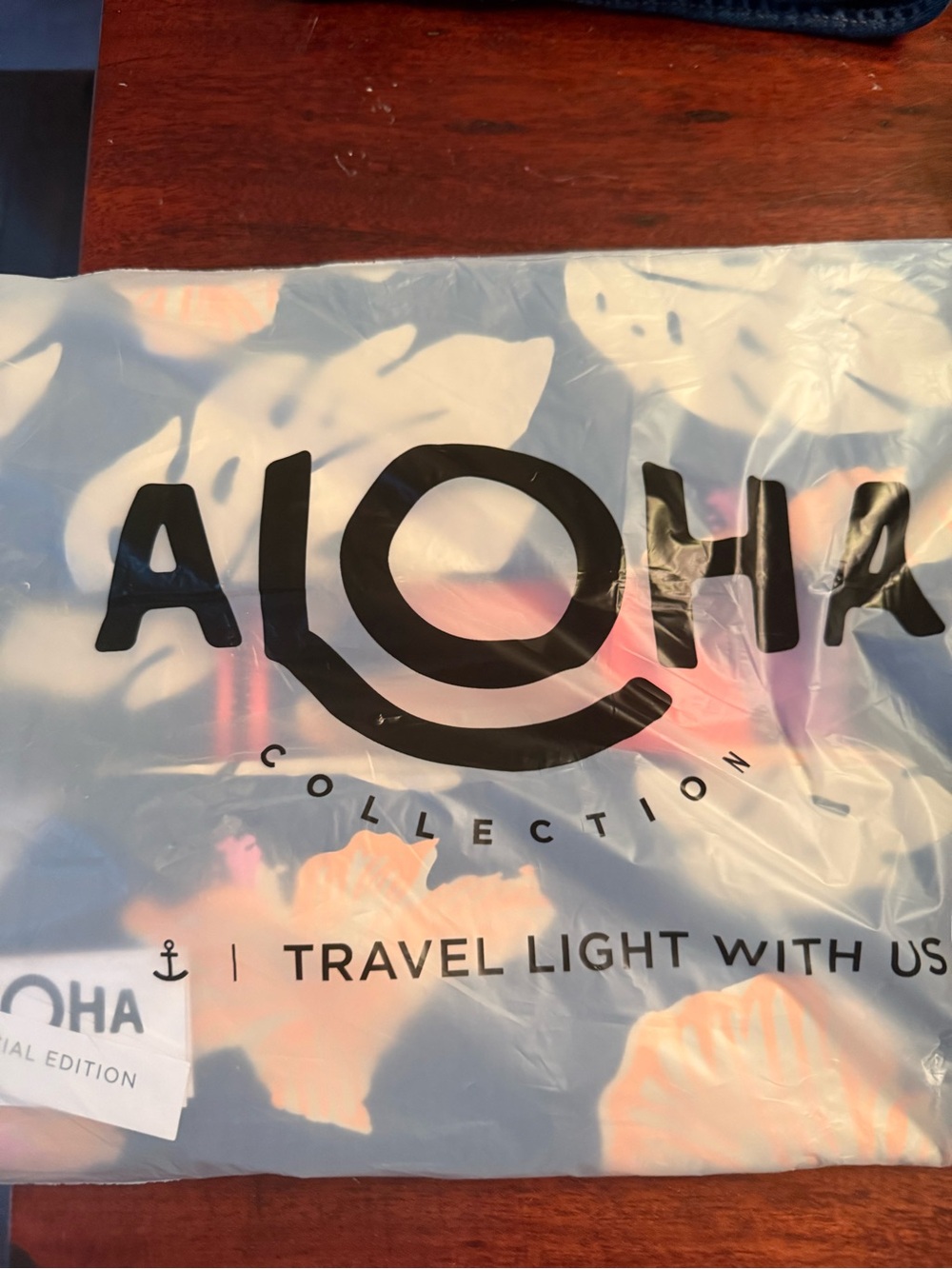 ALOHAS white special edition packaging with black anchor detail